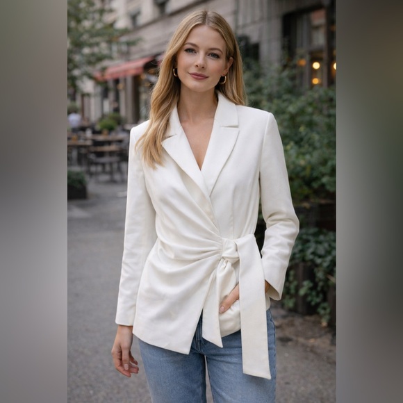 Preston & York Jackets & Blazers - Preston & York EUC White Wrap Tie 
Front blazer. Fresh from dry cleaners 
Size 8